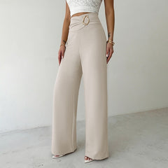Wide-leg trousers with a gathered waist and metal buckle