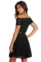 Abigail Scalloped Lace Formal Dress Oshnow