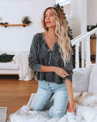 Layth Cotton Mineral Wash Crop Henley Top - Charcoal Oshnow