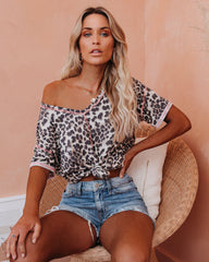 Stitch V-Neck Leopard Tee Oshnow