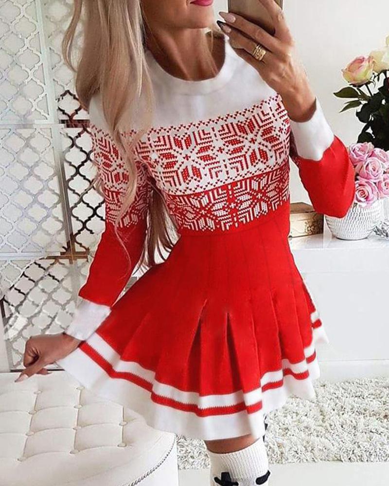 Vestido plisado de manga larga con estampado de copos de nieve navideños