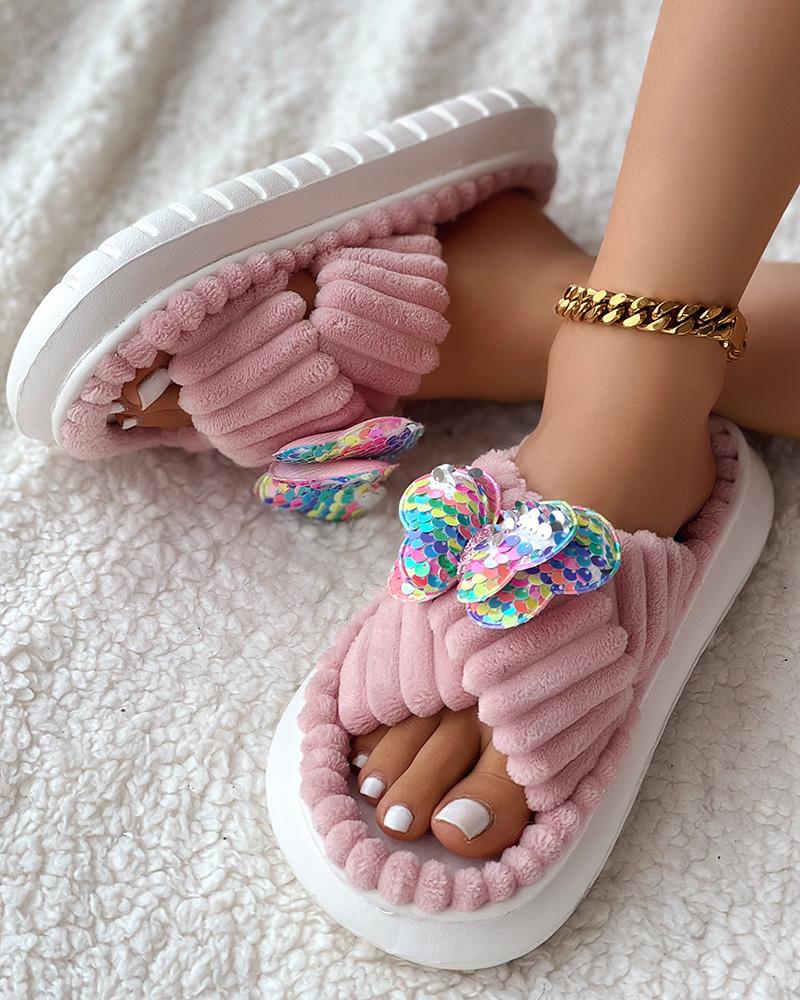 Pantuflas de invierno con tiras cruzadas y estampado de mariposas