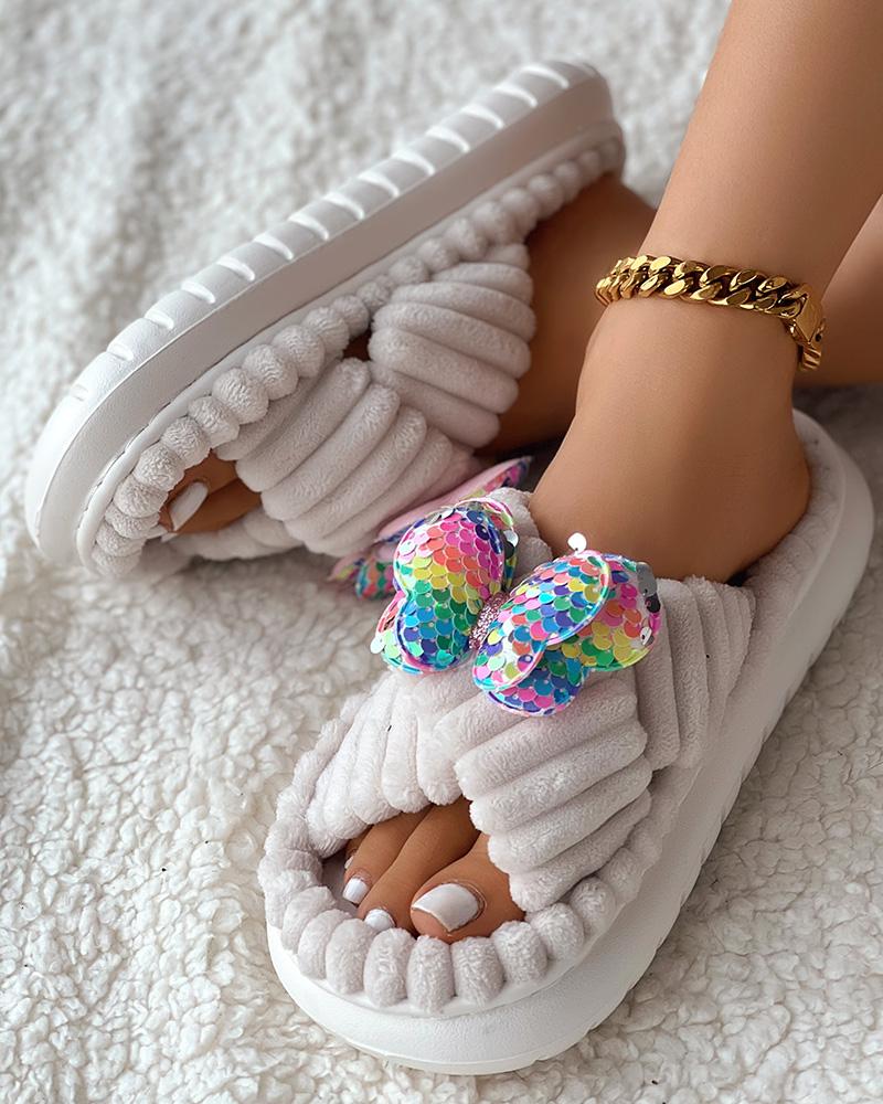 Pantuflas de invierno con tiras cruzadas y estampado de mariposas