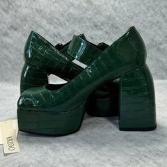 Square-toe bamboo-patterned ankle boots