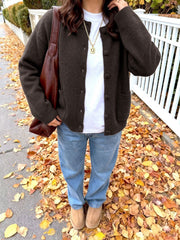 Loose-fitting knitted cardigan sweater