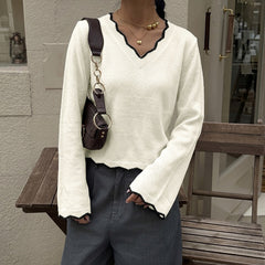 Color-blocked V-neck flared sleeve cropped sweater with wavy trim