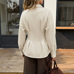 Solid-color fitted ruffled shirt