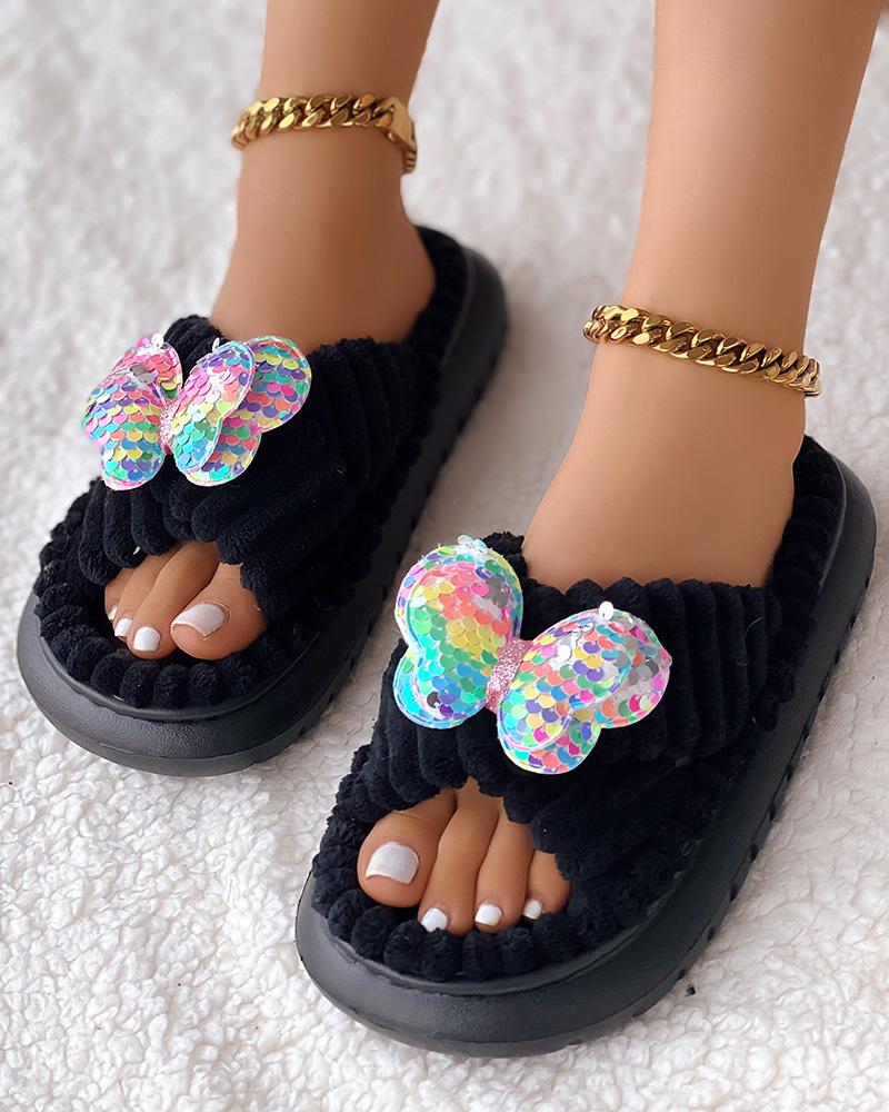 Pantuflas de invierno con tiras cruzadas y estampado de mariposas