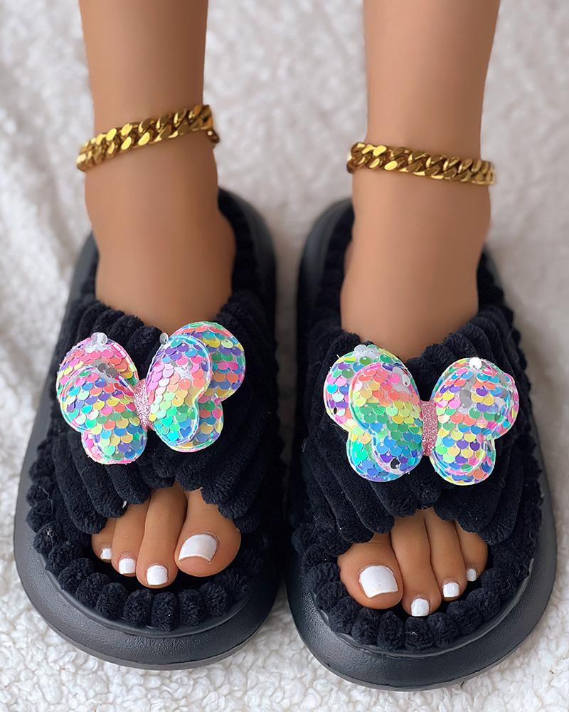 Pantuflas de invierno con tiras cruzadas y estampado de mariposas