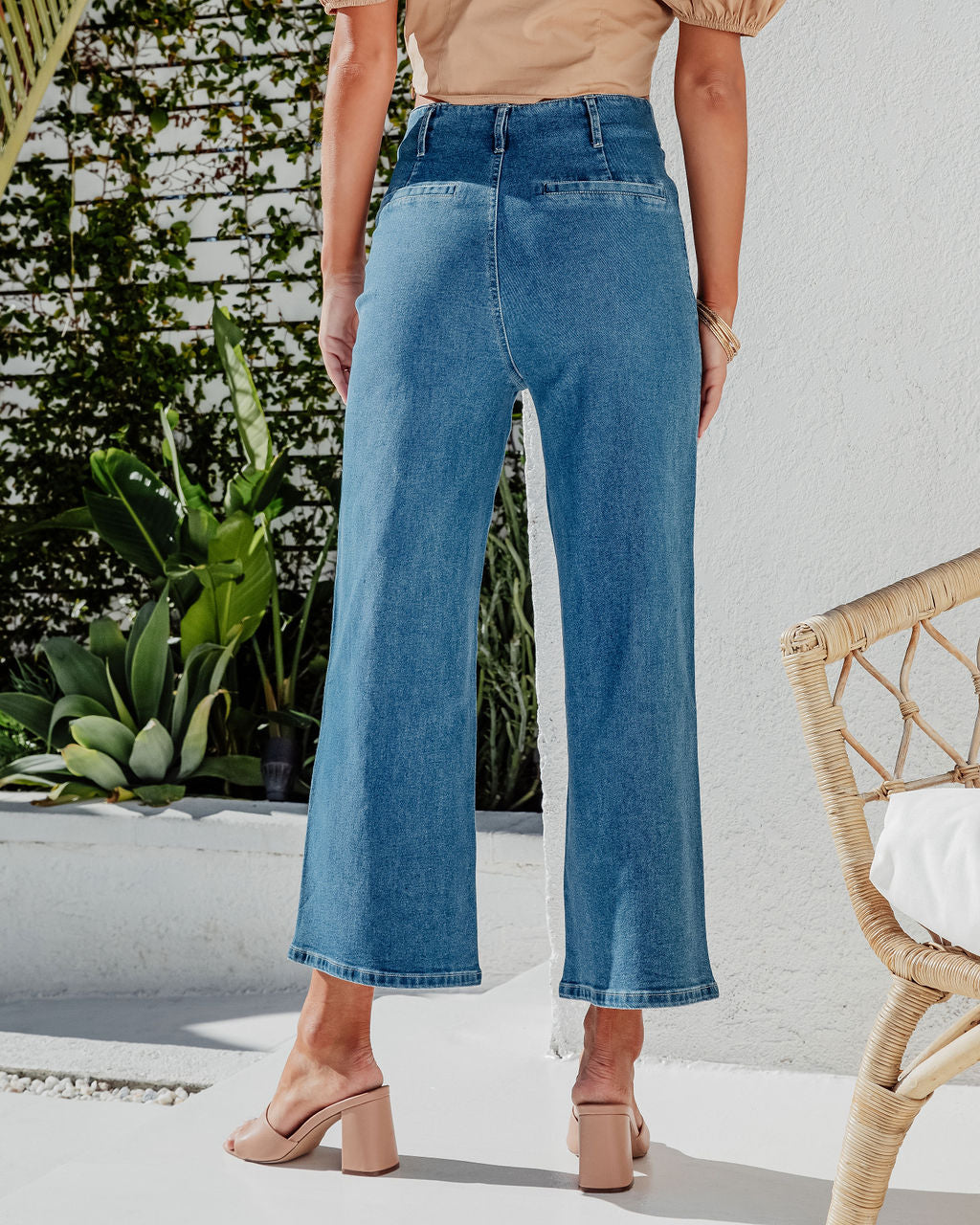 Bon Voyage – Kurze Jeans mit hohem Bund und weitem Bein 