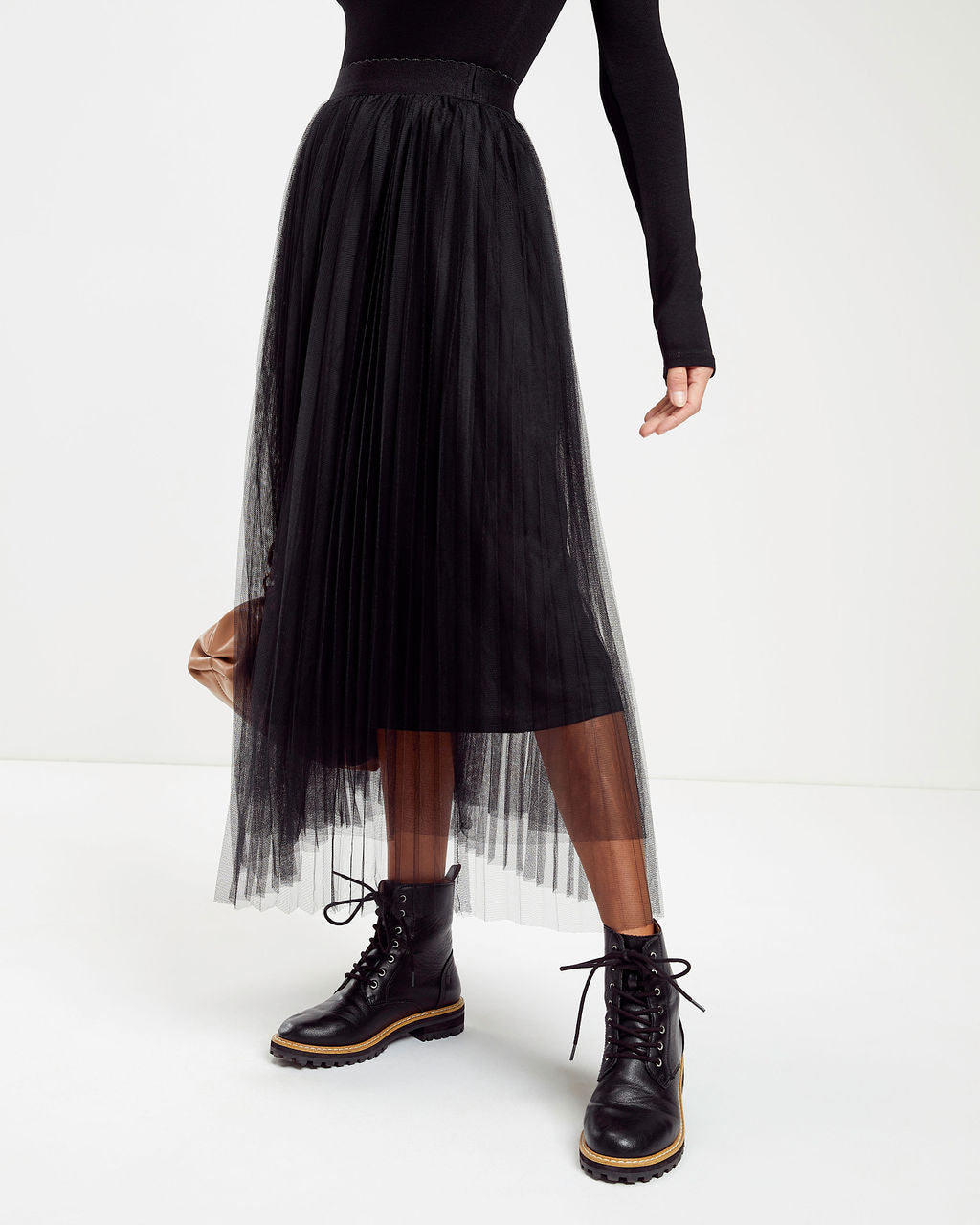 Center Stage Tulle Midi Skirt - Black