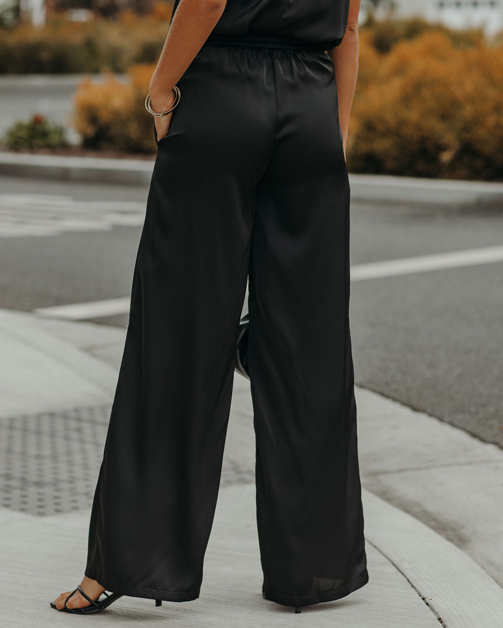 Chana Satin Pocketed High Rise Trousers - Black