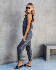 Courtney Tencel-Jumpsuit mit Taschen – Anthrazit-Säurewaschung 