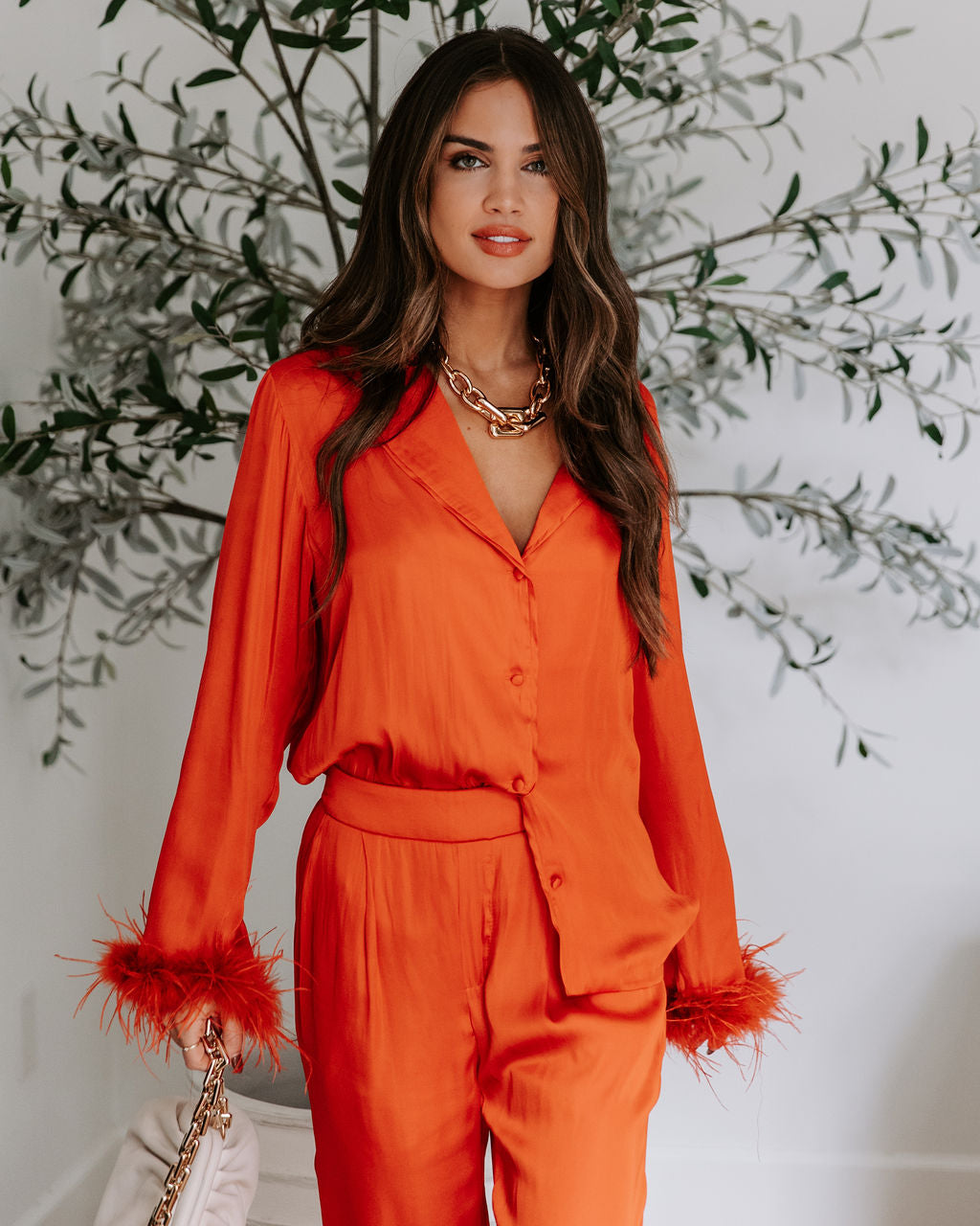 Blusa Marilynn de satén con ribete de plumas y botones - Naranja quemado 