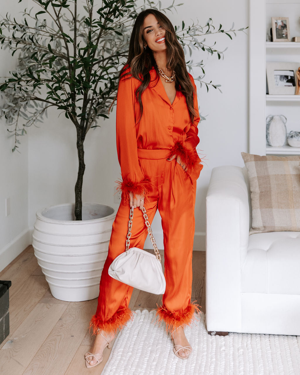 Blusa Marilynn de satén con ribete de plumas y botones - Naranja quemado 