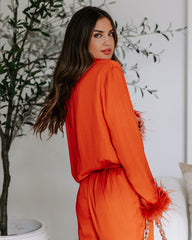 Blusa Marilynn de satén con ribete de plumas y botones - Naranja quemado 