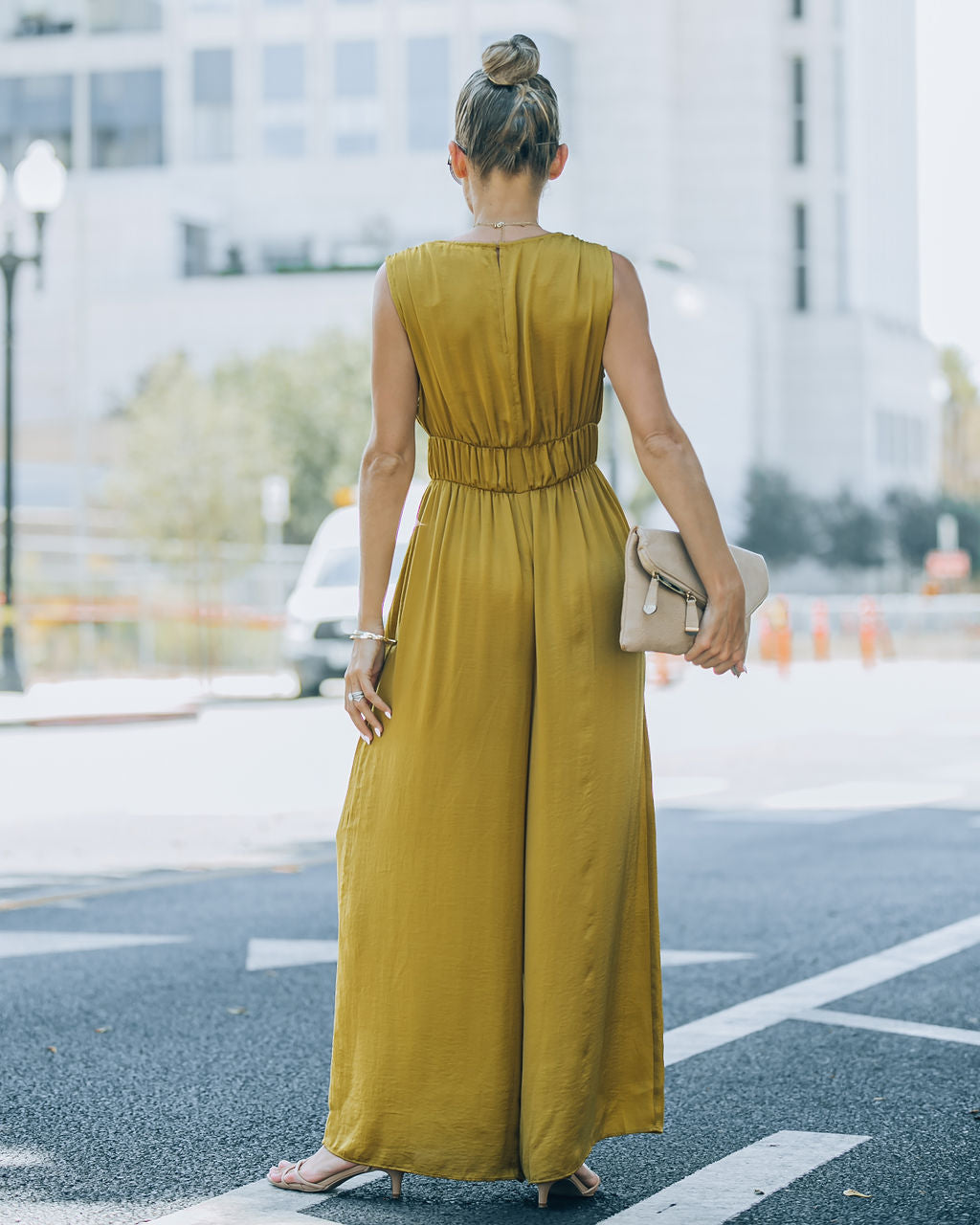 Andrea Satin-Jumpsuit mit weitem Bein - Chartreuse 