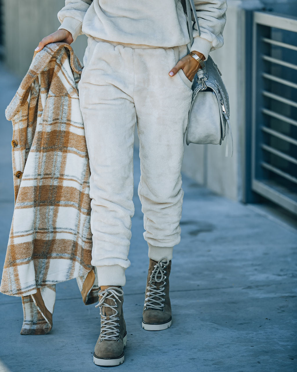 Kendry Pocketed Plush Knit Joggers - Ivory