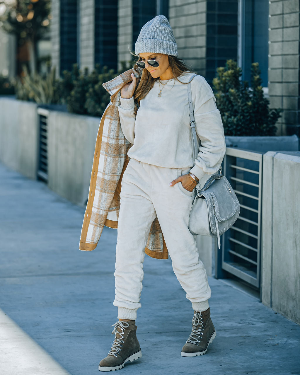 Kendry Pocketed Plush Knit Joggers - Ivory