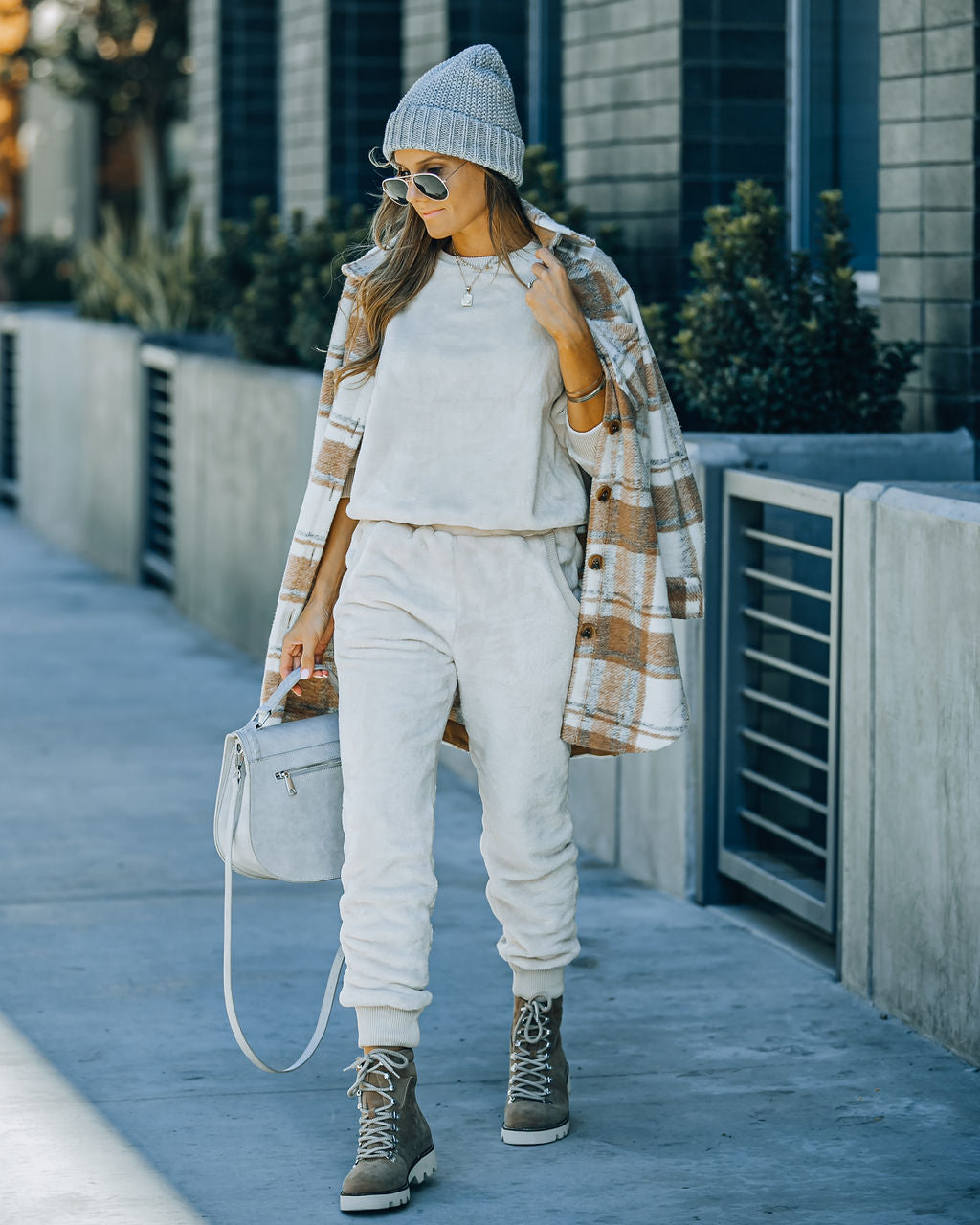 Kendry Pocketed Plush Knit Joggers - Ivory