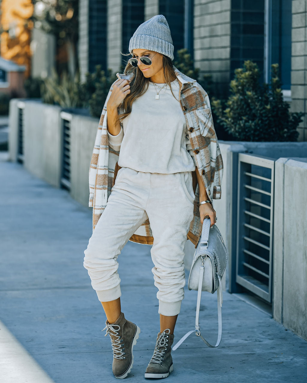 Kendry Pocketed Plush Knit Joggers - Ivory