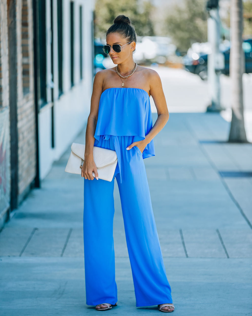 Bright + Breezy – Trägerloser Jumpsuit mit Taschen – Clean Blue 