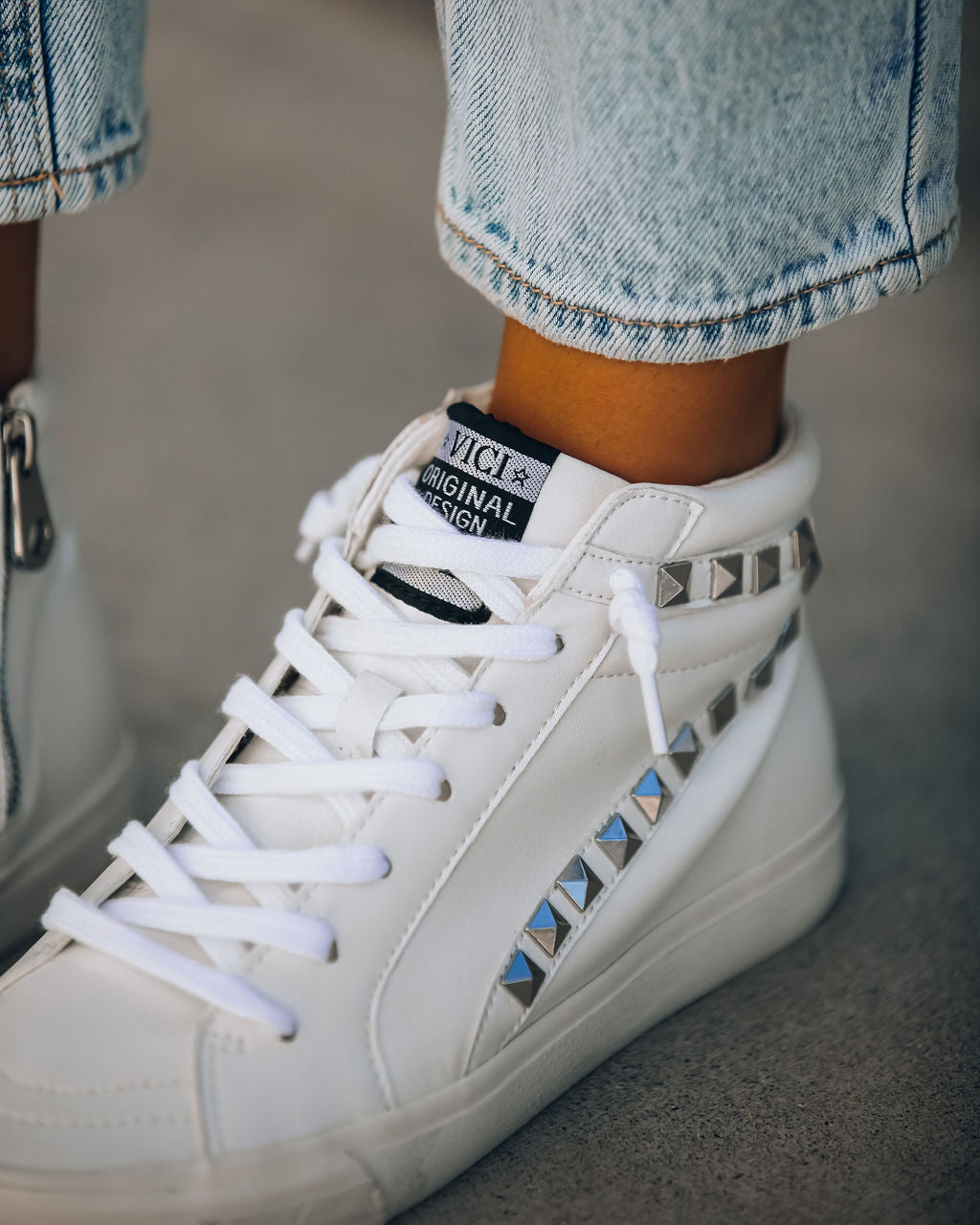 In The Crowd Studded High-Top Sneaker - White Oshnow