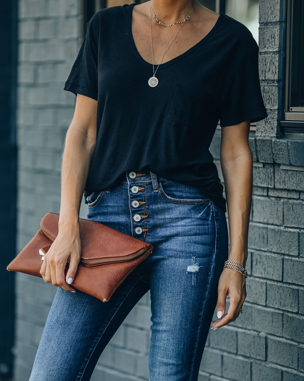 Kinsley V-Neck Pocket Tee - Black Oshnow