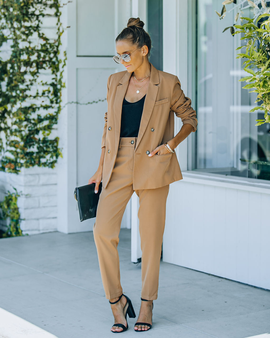 Long Shot Pocketed High Rise Trousers - Camel Oshnow