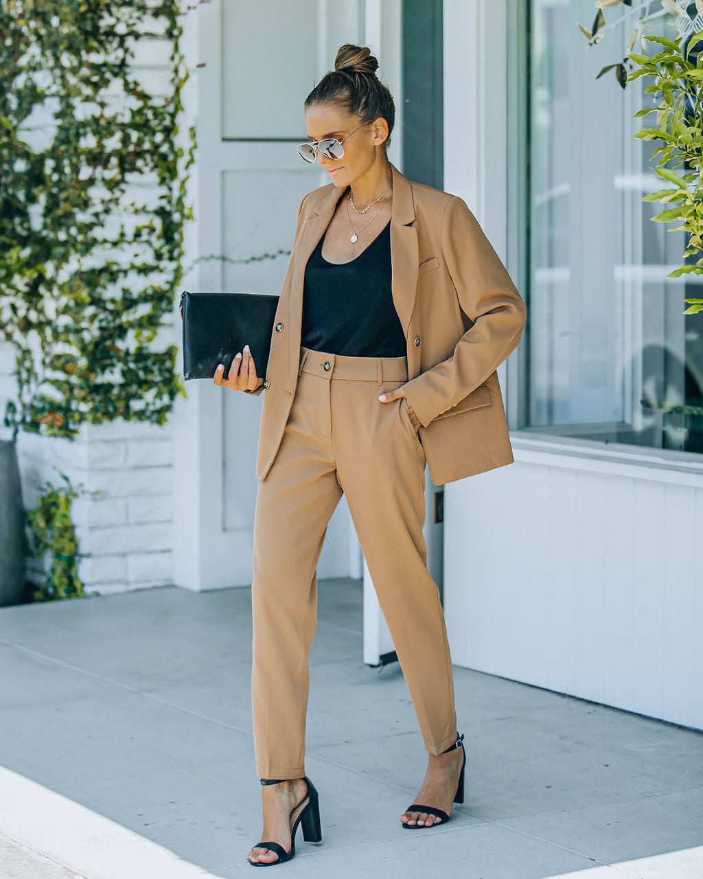 Long Shot Pocketed High Rise Trousers - Camel Oshnow