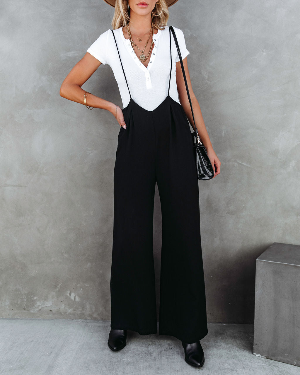 Stand Out Wide Leg Adjustable Overalls - Black - SALE Oshnow