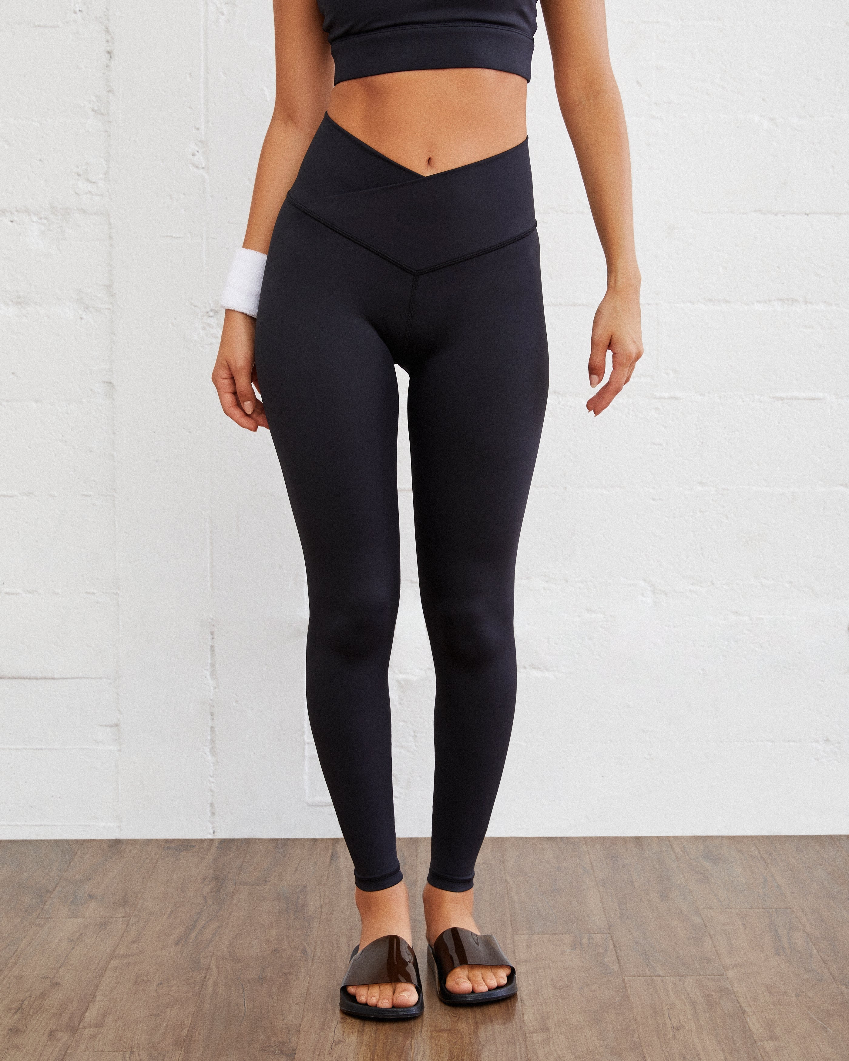 Total Body Criss Cross Legging Oshnow