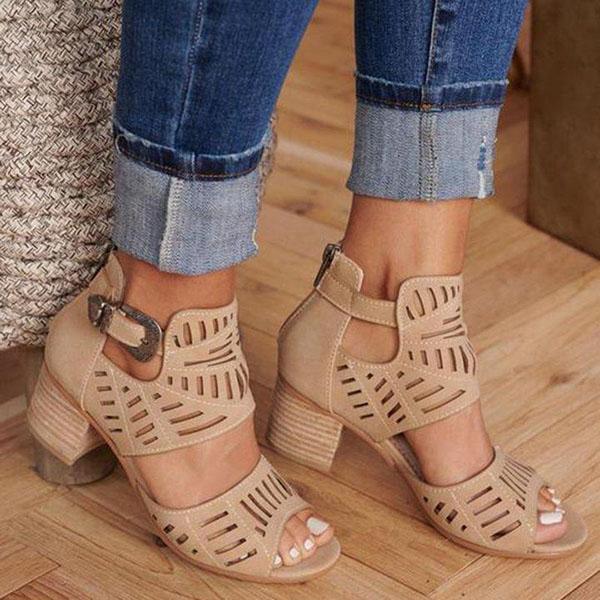 Sandalias con hebilla ajustable 