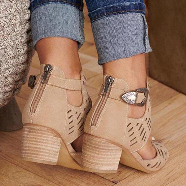 Sandalias con hebilla ajustable 