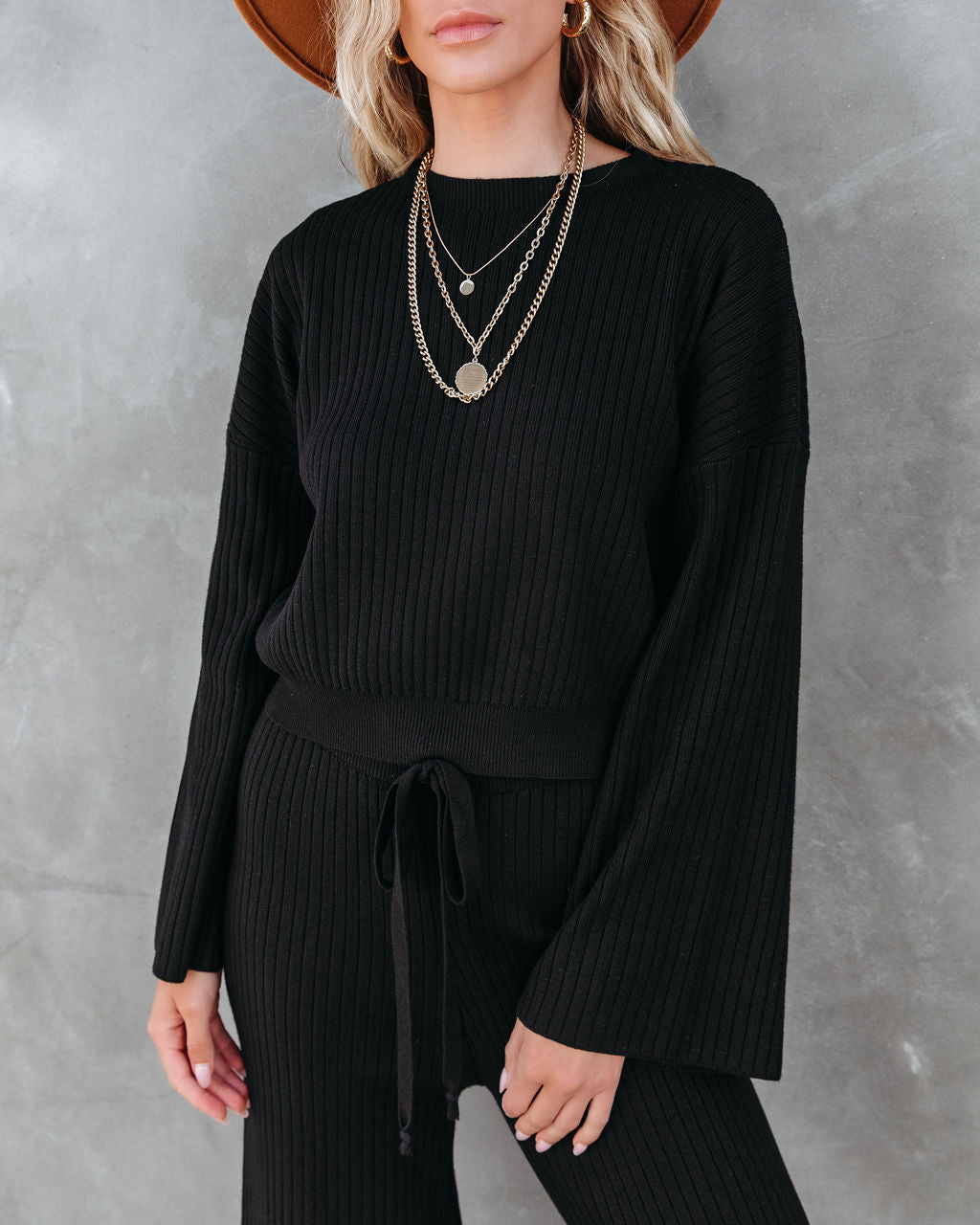 Autumn Splendor Ribbed Knit Crop Top - Black