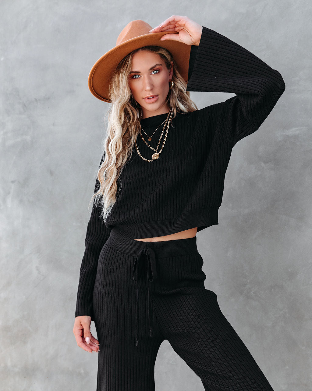 Autumn Splendor Ribbed Knit Crop Top - Black